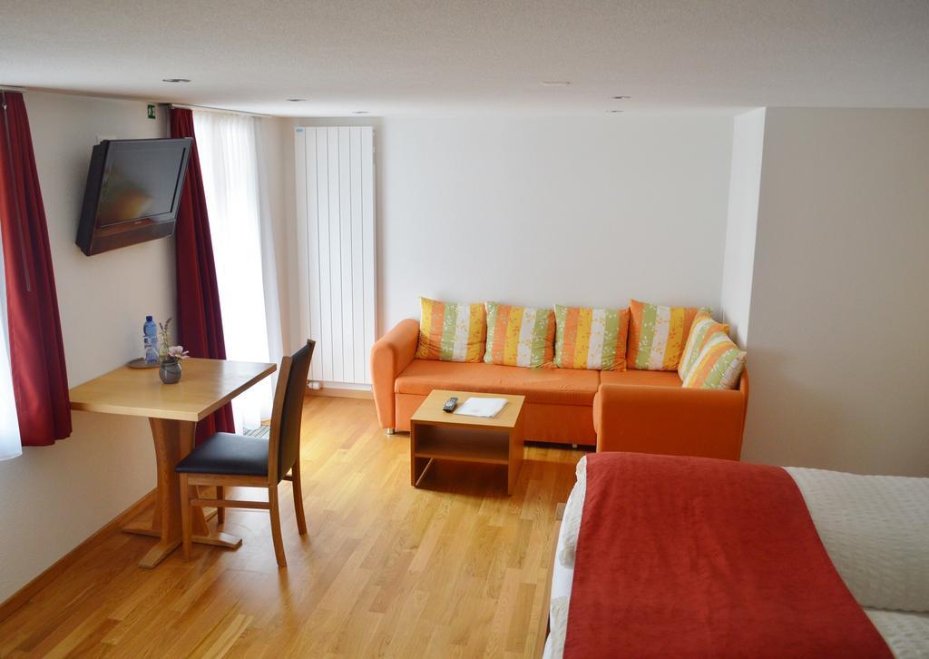 Hotel Grimsel Obergesteln Стая снимка